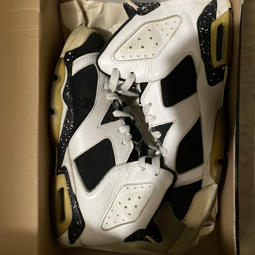 Air Jordan 6 Retro Size 6Y Oreo